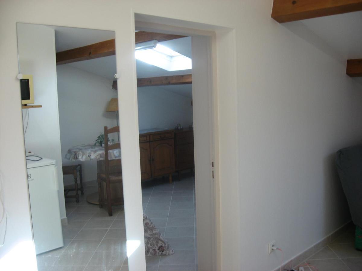 T 2 Avec Velux Sous Les Combes De 34 M2 Apartment La Londe-les-Maures Exterior photo